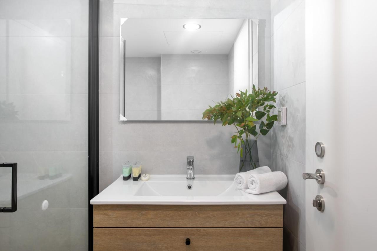 דירת סטודיו מודרנית מול החוף By Edom Apartment